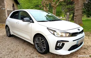 Essence 120cv, boîte automatique DCT7, 55 000 km. Véhicule non fumeur, entretien à jour et contrôle technique valide jusqu'en 2027. Équipée de phares LED/Xenon, aide au stationnement, régulateur de vitesse et écran tactile GPS. Historique disponible.