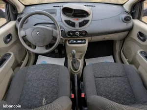 Renault Twingo II 2008 – intérieur